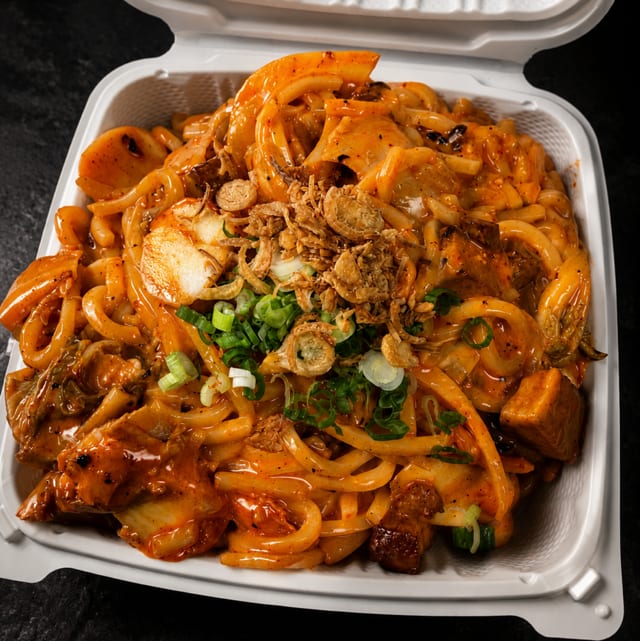 Creamy Kimchi Pasta Sizzling Skillet.