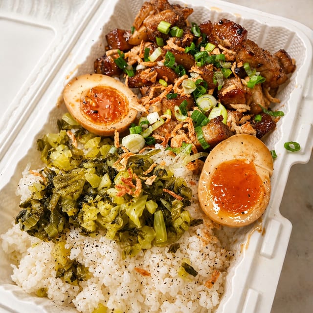 Taiwanese Braised Pork Belly (Lu Rou Fan).