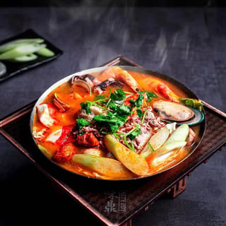 Thai Flavor Hot Soup / 泰式酸辣鍋 **