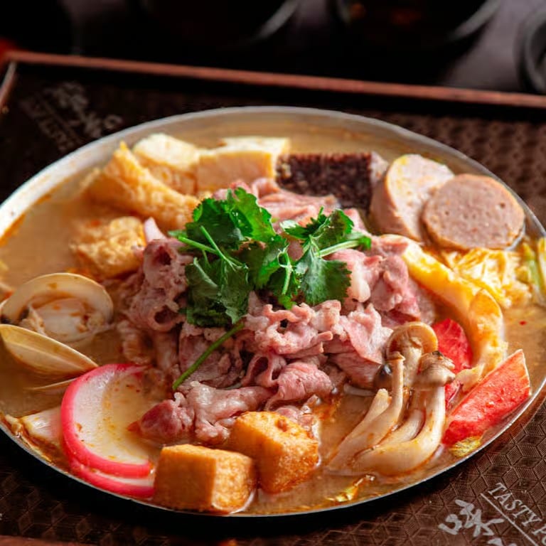 Lamb Hot Soup / 香菜羊肉鍋.