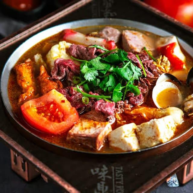 Shacha Beef Hot Pot / 沙茶牛肉鍋.