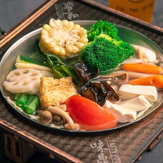 Healthy Veggie Hot Soup / 蔬菜豆腐鍋